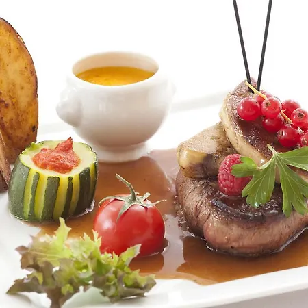Logis Royal Saint-mart Hotel