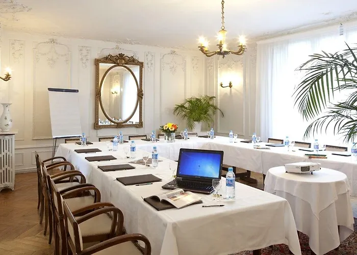 Logis Royal Saint-mart Hotel