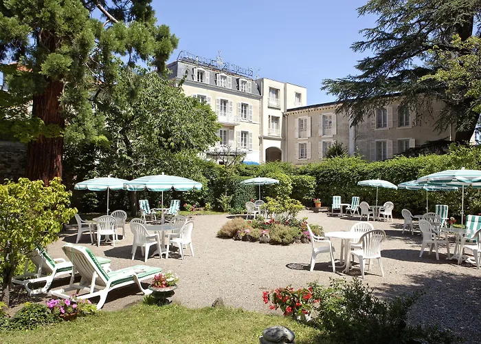Logis Royal Saint-mart Hotel